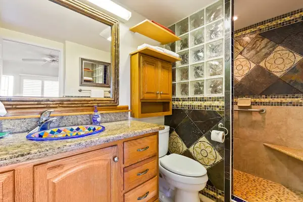 Modern Bathroom With Stylish Finishes