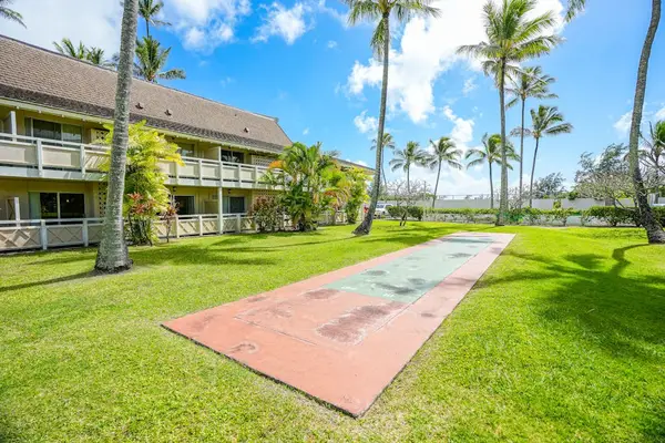 Spacious courtyard with tropical gardens
