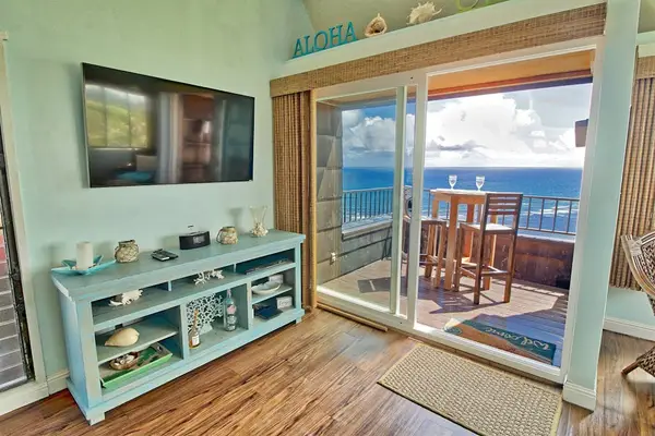 Penthouse Living Room with Lanai access