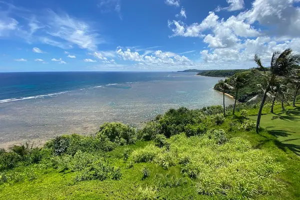 Oceanfront cliffs in the community of Princeville