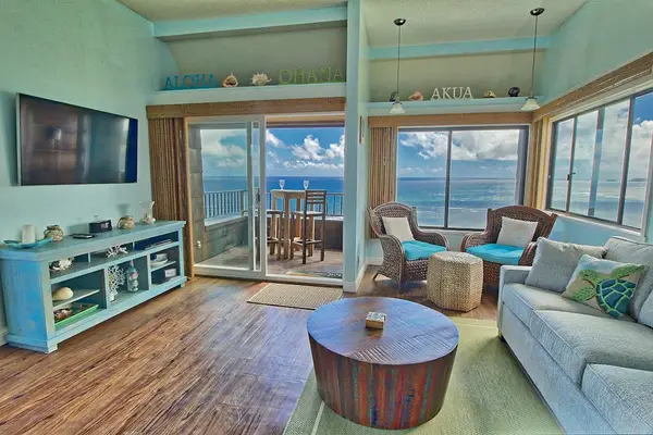Oceanfront open floor plan with 180-degree Penthouse Views