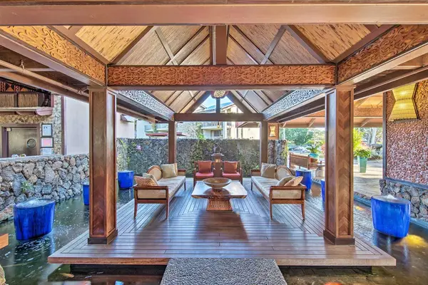 Step inside this welcoming pavilion designed for relaxing island moments