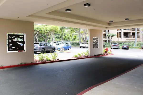 Covered Arrival And Drop Off Area