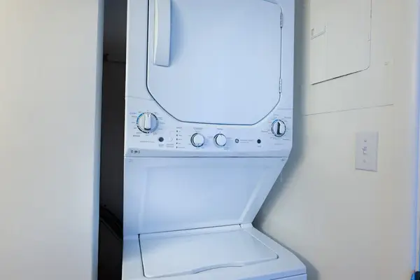 In-Unit Top-Load Washing Machine & Front-Load Clothes Dryer