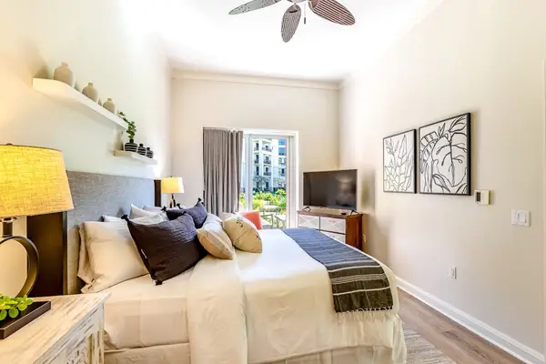 Dreamy Bedroom For Restful Island Nights