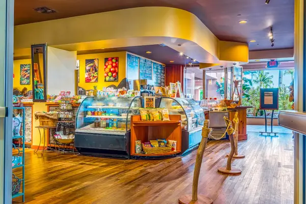 Grab A Bite At The Resort Marketplace