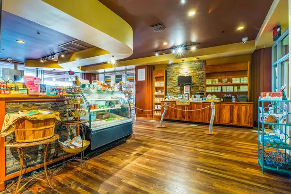 Island Café Serving Fresh Local Favorites