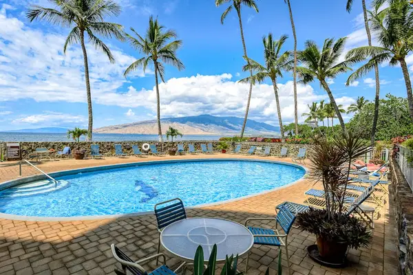 Menehune Shores Community Pool