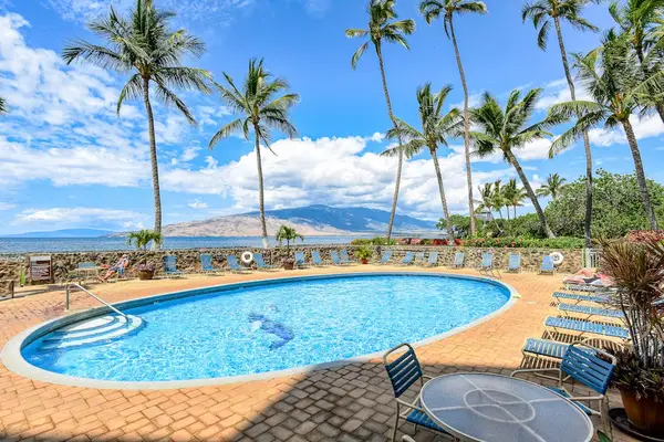 Menehune Shores Community Pool