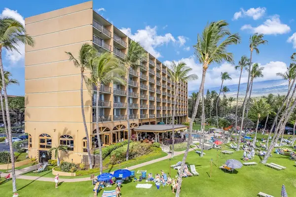 Lush Oceanfront Resort Setting