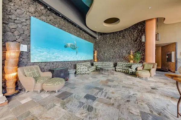 Stylish Open-Air Lobby Lounge