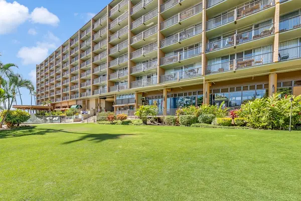 Expansive Resort Lawn By The Ocean