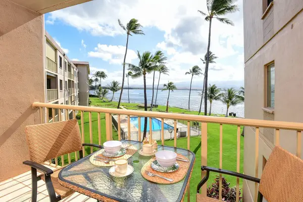 Ocean View Dining On Your Lanai
