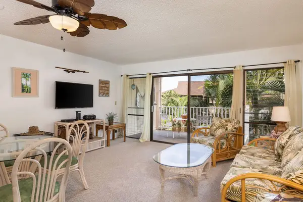 Bright and airy living area, kick back, stream your favorite shows, and enjoy the tropical breeze