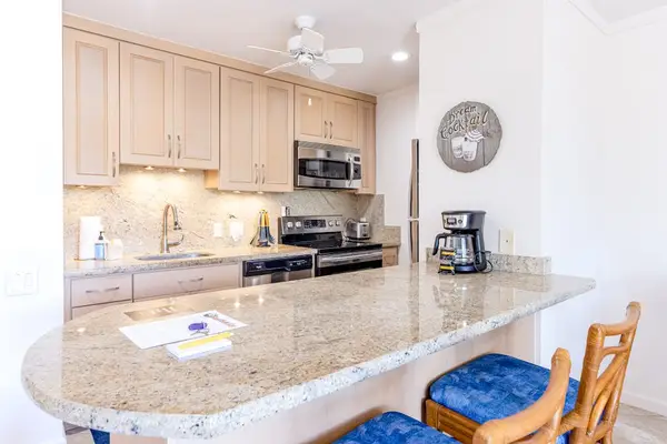 Granite Breakfast Bar For Easy Island Dining