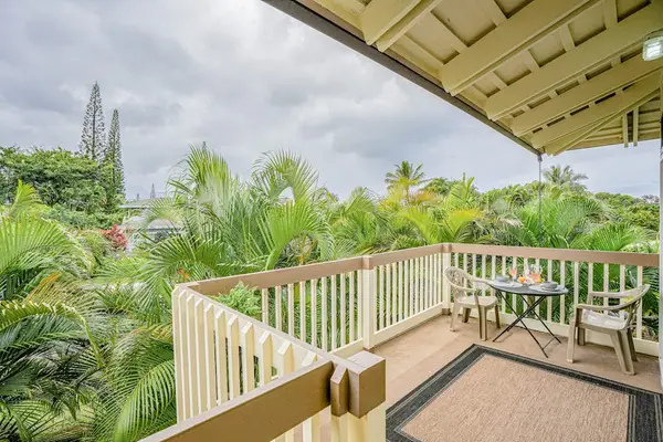 Tropical Lanai Escape With Garden Views