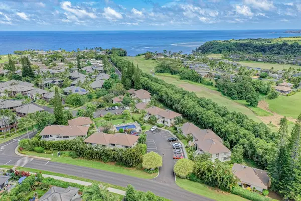 Panoramic Views Over Paniolo Neighborhood