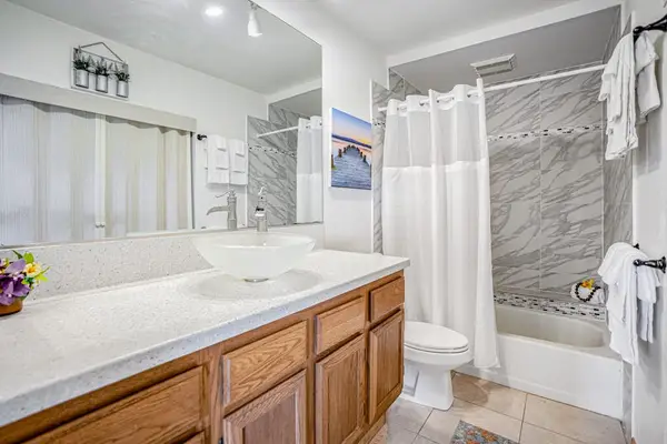 Relax In Your Elegant Spa-Inspired Bath