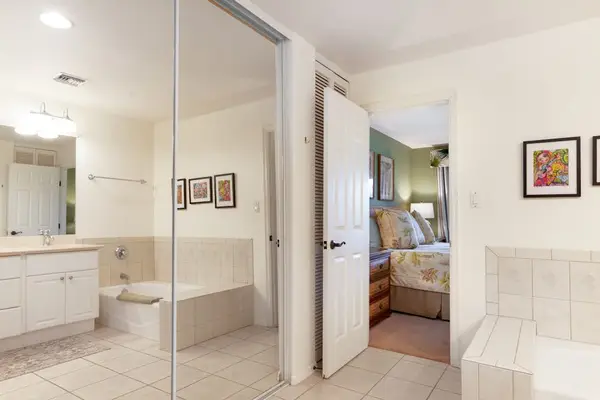 Bright bathroom with a modern layout