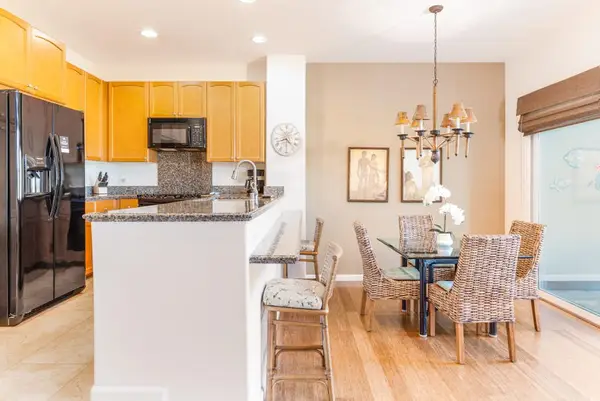 Spacious kitchen for home cooking