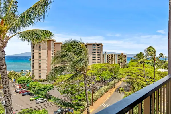 Sweeping Resort And Ocean View Balcony