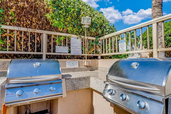 Outdoor BBQ Pavilion For Island Gatherings