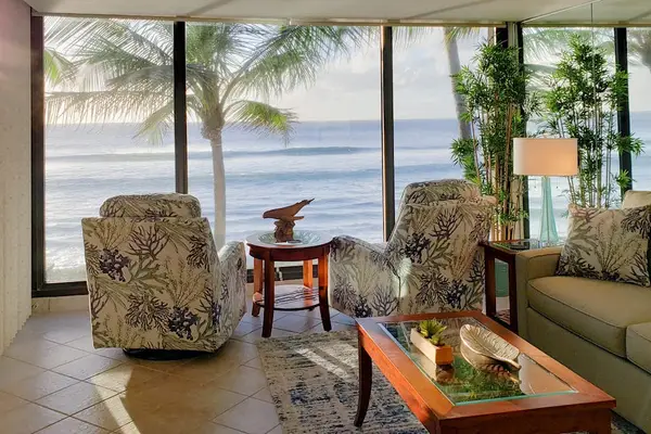 Relax With Panoramic Sea Views
