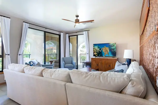 Bright Living Area With Inviting Island Ambiance
