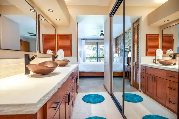 Spa-Inspired Vanity With Elegant Finishes