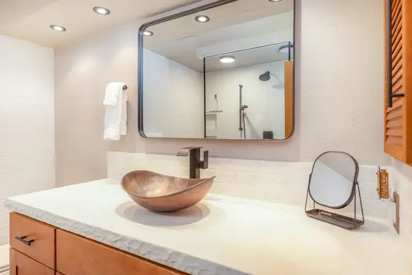 Bright Guest Bathroom With Elegant Finishes