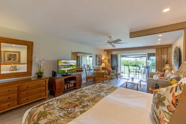 Spacious Island Retreat With Lanai