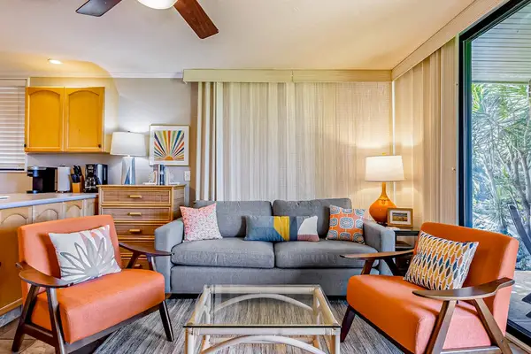 Cozy Coastal Lounge With Tropical Vibes