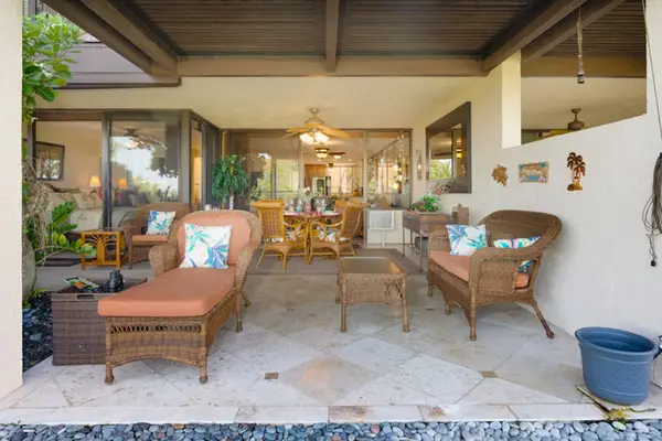 Shaded Outdoor Lounge & Sunbed on Private Lanai