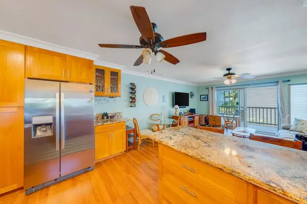 Essential cooking features make preparing vacation meals simple and convenient
