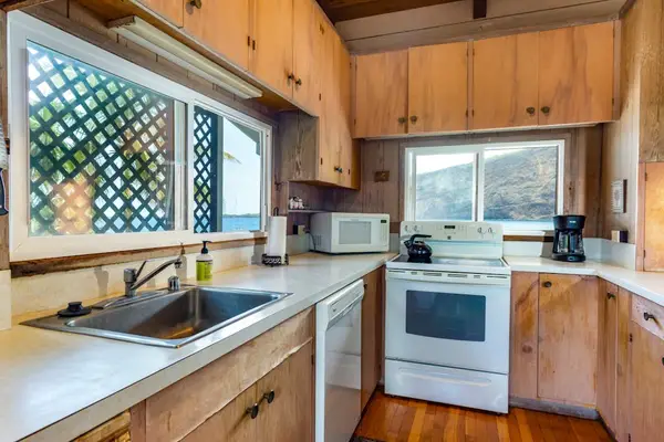 Fully Equipped Kitchen for Home-Cooked Island Meals