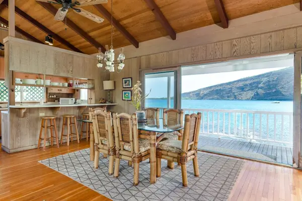 Dining Area with Panoramic Ocean Views – Every Meal Comes with a View