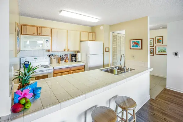 Open Kitchen With Breakfast Bar