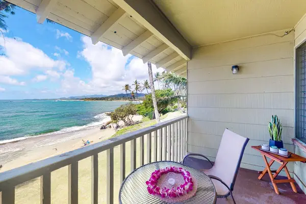 Private lanai with comfortable seating and beautiful ocean views.