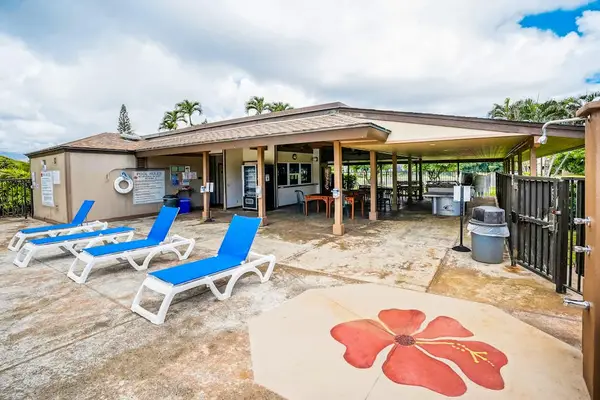 Welcoming Poolside Pavilion And Lounge