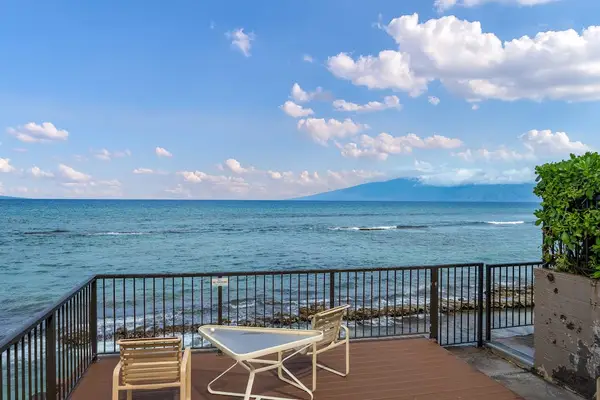 Beautiful ocean views overlooking the neighboring islands.