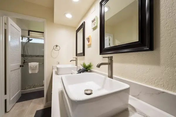Fresh Bathroom With Modern Vanity