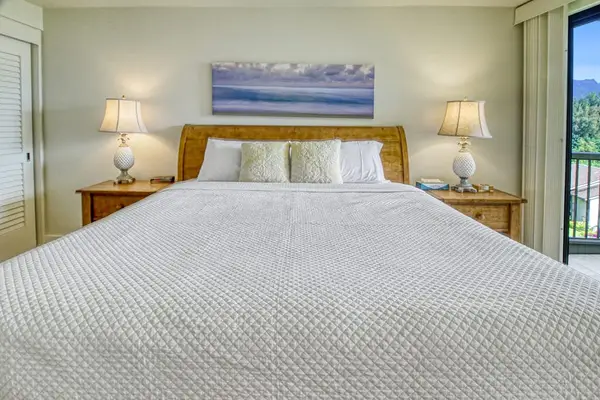 Bright Studio with a King Bed