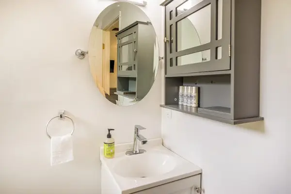 Fresh Full Bathroom With Modern Vanity