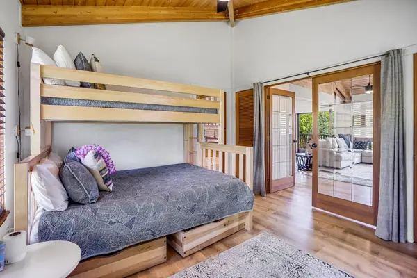 Spacious bedroom with Twin beds for stretching out