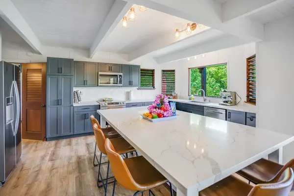 Welcoming dining space for everyday meals