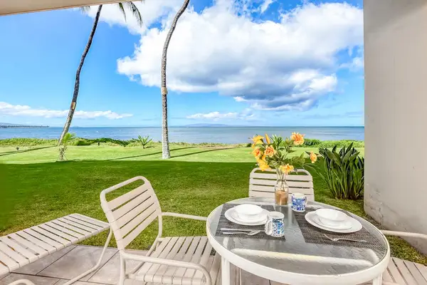 Oceanview lanai perfect for al fresco dining