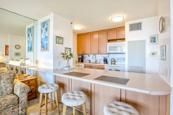 Well-equipped kitchen for easy home-cooked meals