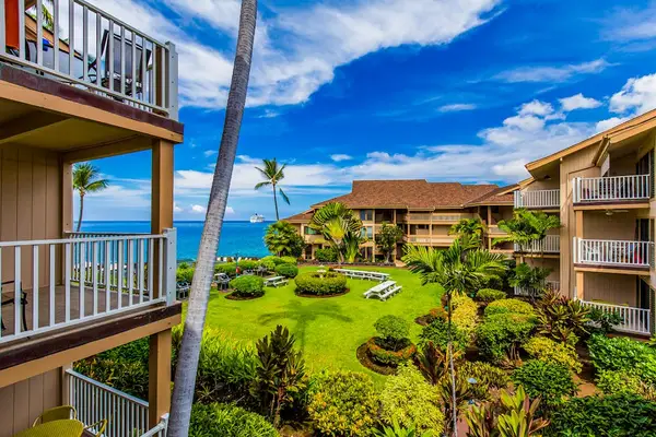 Tropical Grounds Just Steps From The Ocean