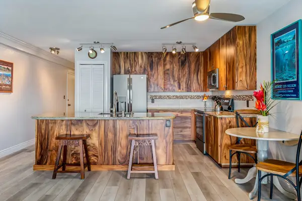 Open Kitchen With Breakfast Bar