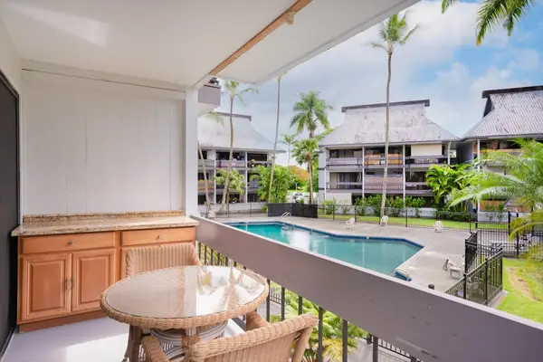 Tropical Lanai Retreat With Poolside Views